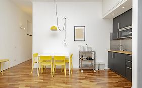 Xenia Apartments - Cozy Luminous Flat Near Navigli
